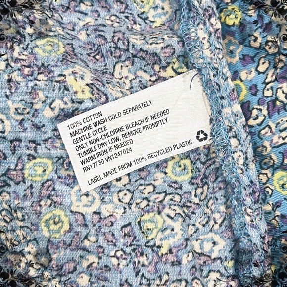 UNIVERSAL THREAD Bohemian Floral Blouse with Puff Sleeves - Size M - Picture 6 of 7